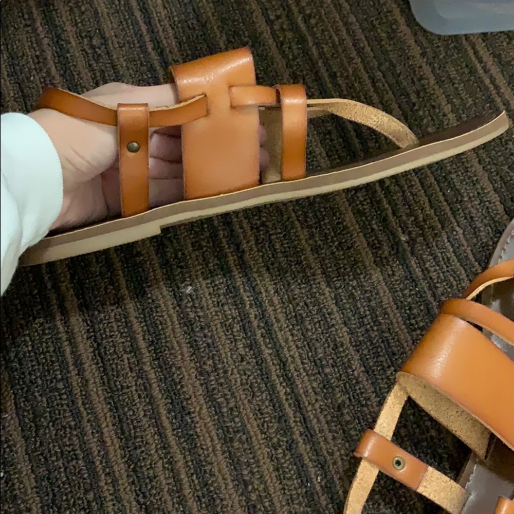 Universal Thread sandals - Picture 2 of 3